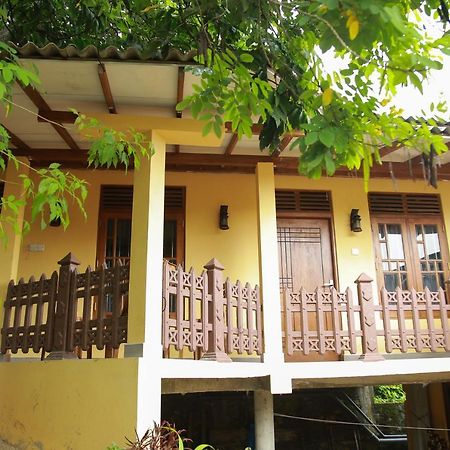 Guruge Guest House Ahangama Exterior foto