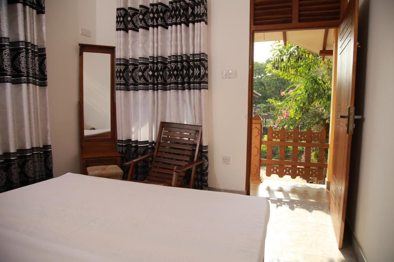 Guruge Guest House Ahangama Exterior foto